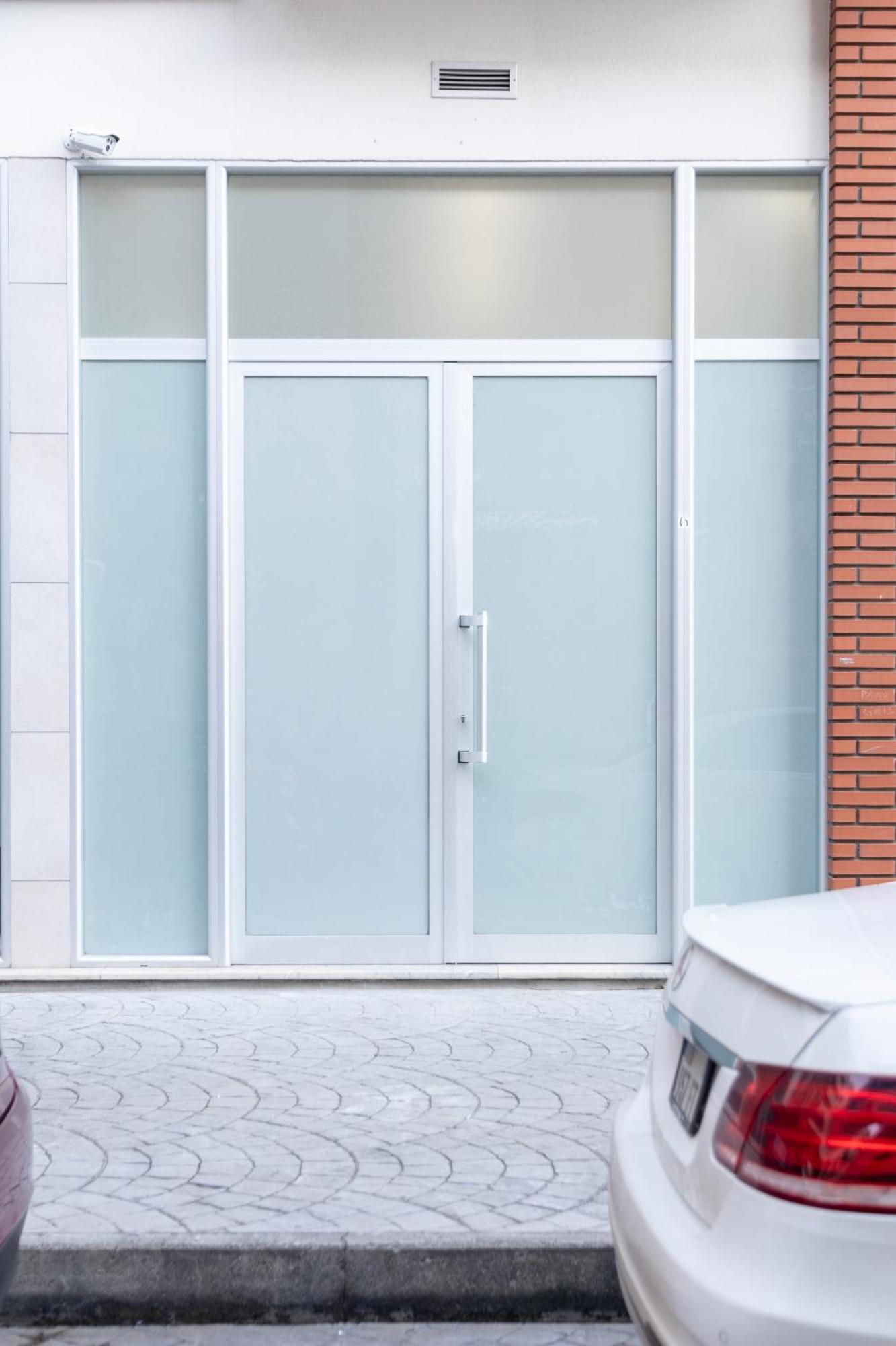 Free Parking Sudio Tirana Apartment Bagian luar foto