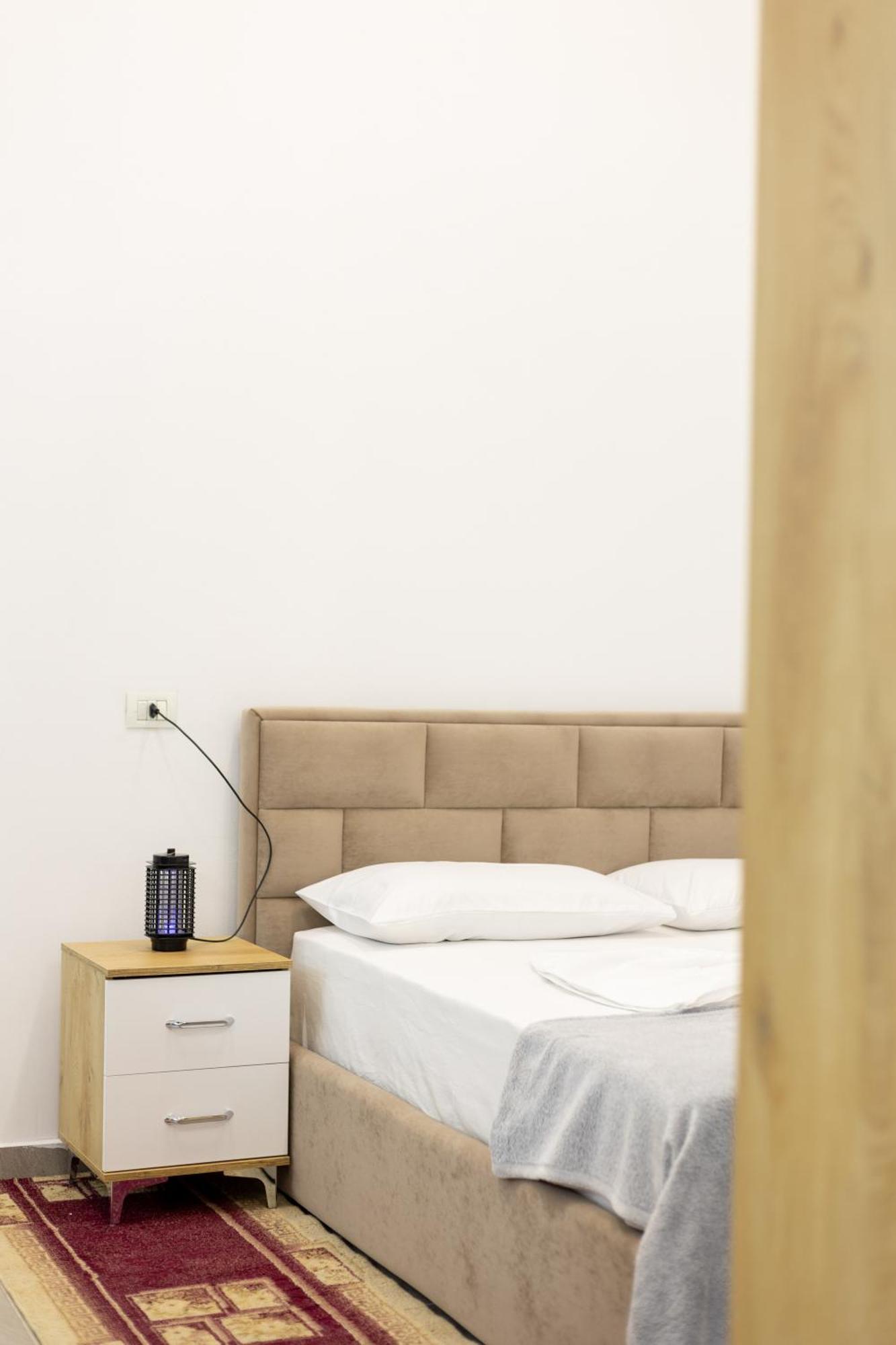 Free Parking Sudio Tirana Apartment Bagian luar foto