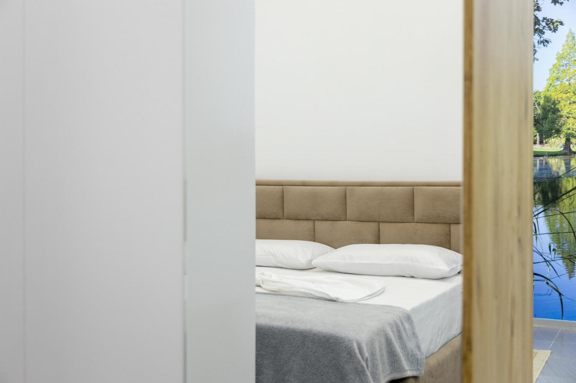 Free Parking Sudio Tirana Apartment Bagian luar foto