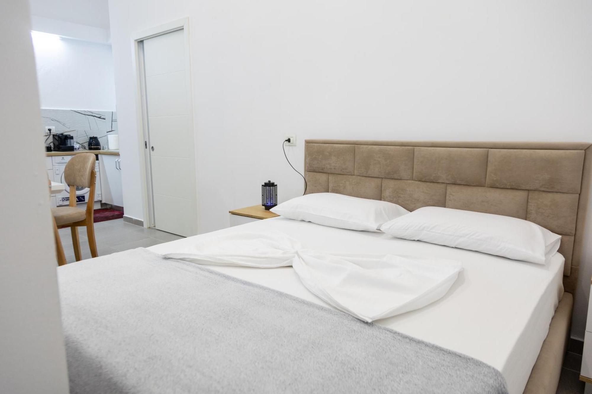 Free Parking Sudio Tirana Apartment Bagian luar foto